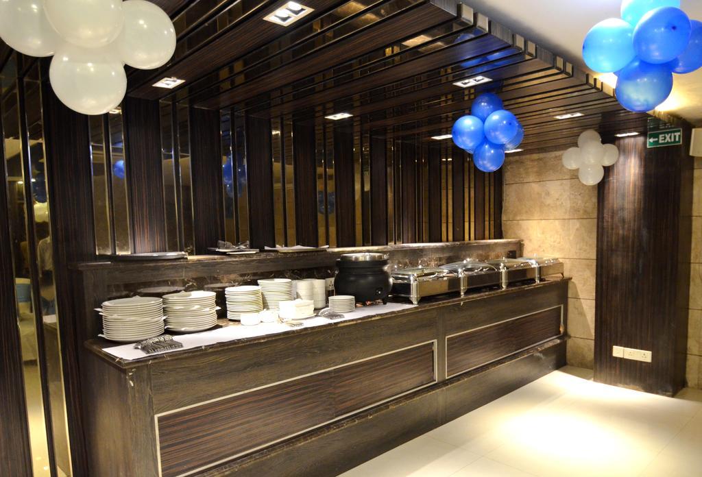 Hotel Metro View Дели Экстерьер фото