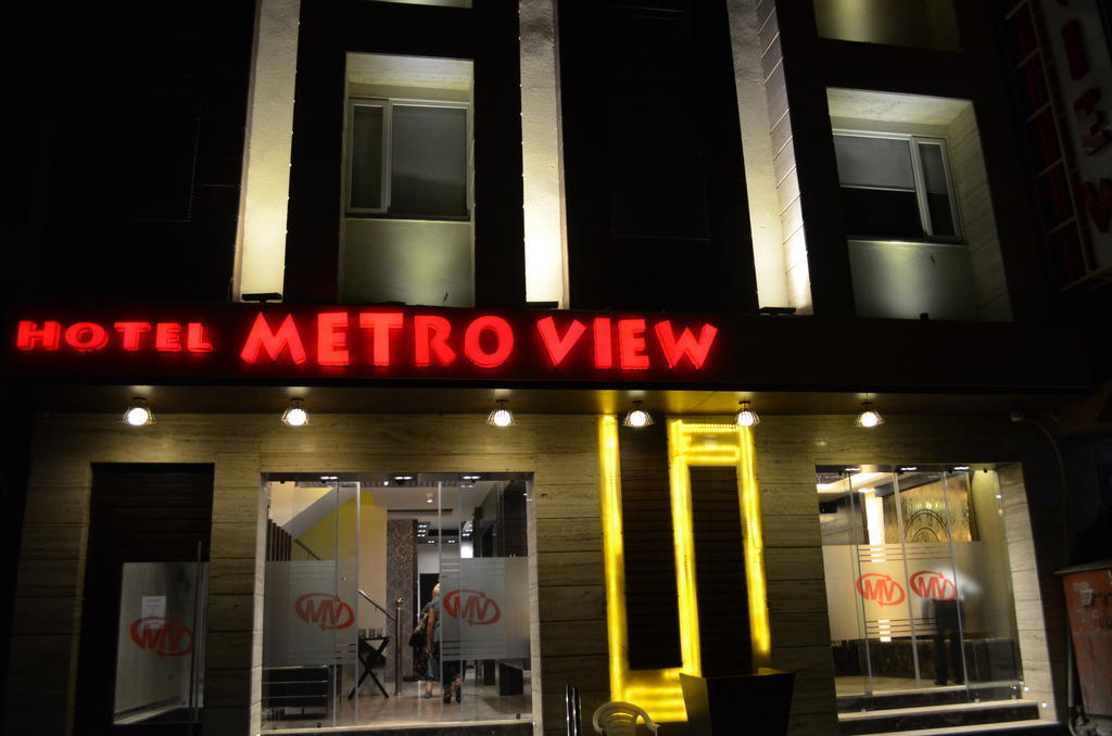 Hotel Metro View Дели Экстерьер фото