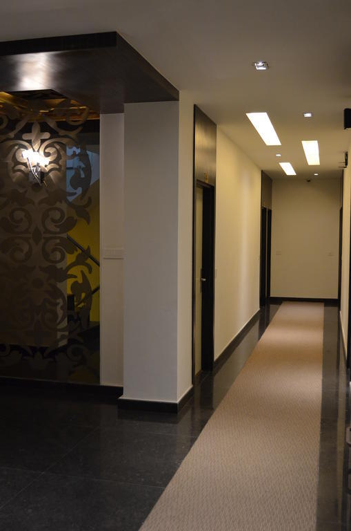 Hotel Metro View Дели Экстерьер фото