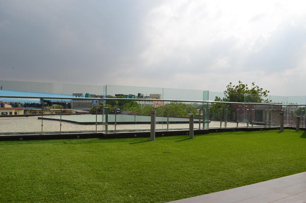 Hotel Metro View Дели Экстерьер фото